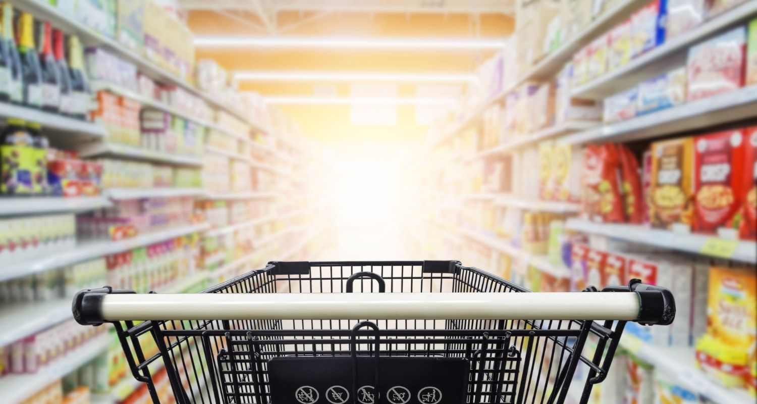 Trolley between the shelves